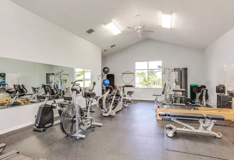 South Hutchinson Island Cottage W/ Beach Access!