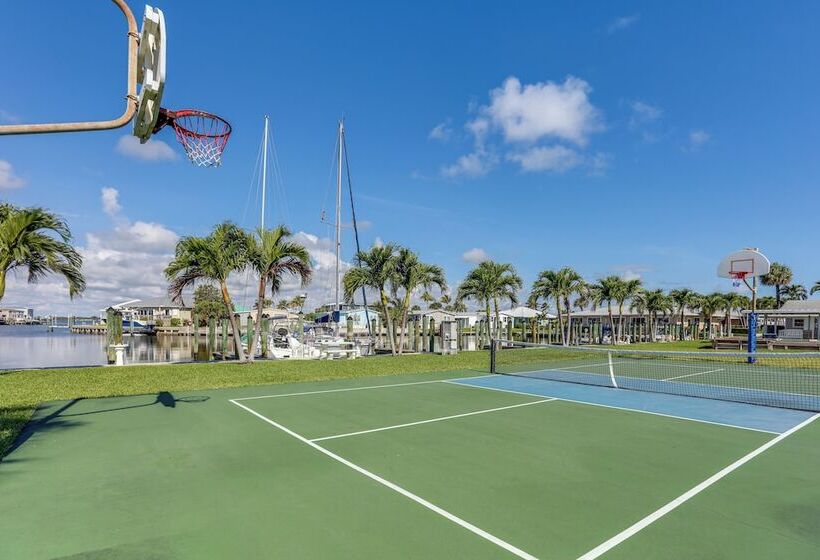 South Hutchinson Island Cottage W/ Beach Access!