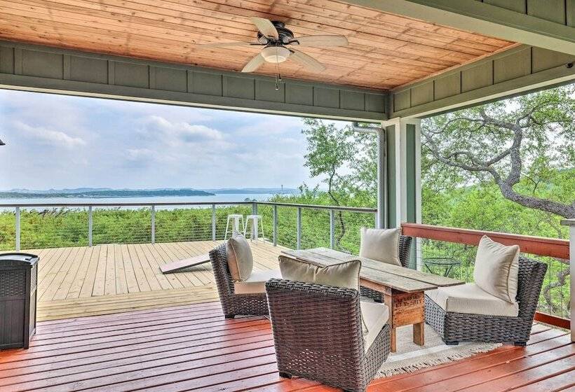 Spacious Canyon Lake Home On 3 Acre Property