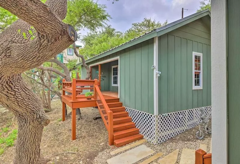 Spacious Canyon Lake Home On 3 Acre Property