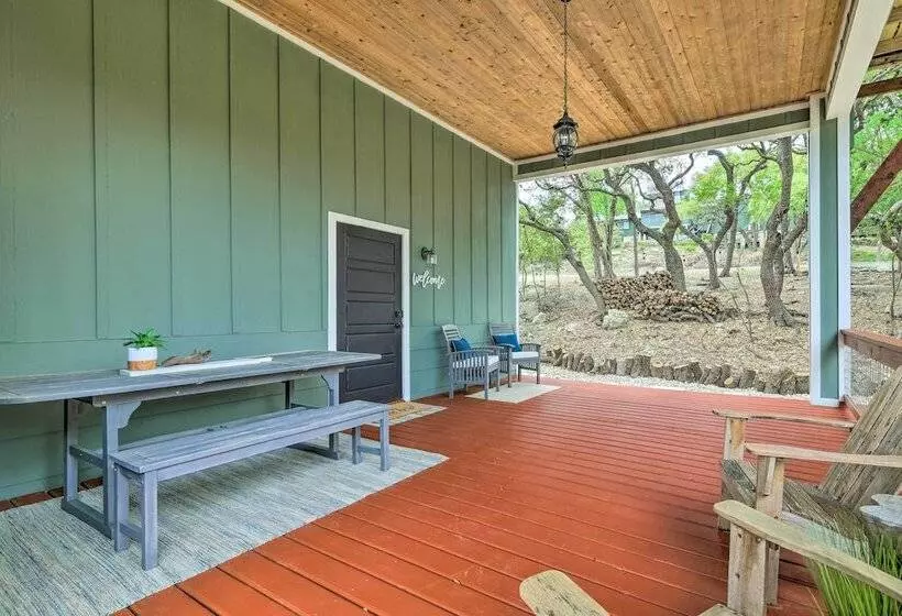 Spacious Canyon Lake Home On 3 Acre Property