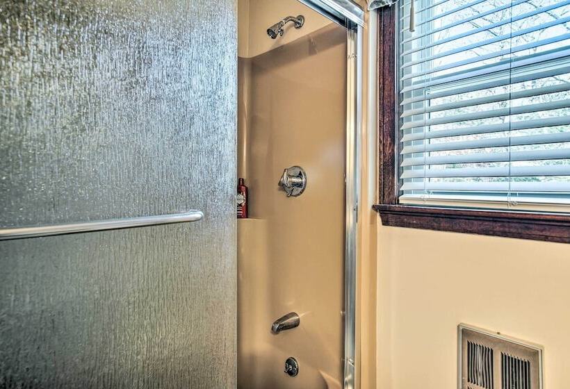 Spacious East Falmouth House   Walk To Great Pond!