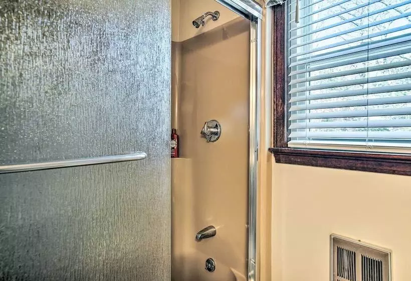 Spacious East Falmouth House   Walk To Great Pond!