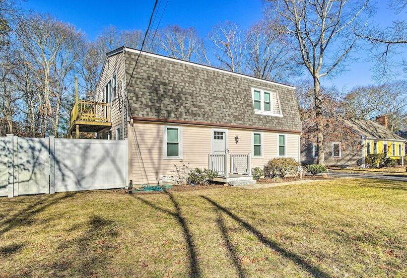 Spacious East Falmouth House   Walk To Great Pond!