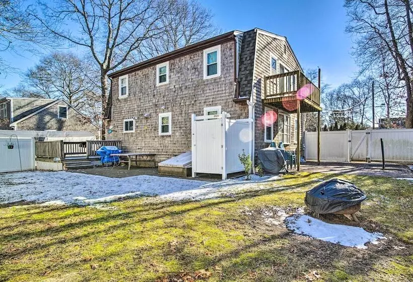 Spacious East Falmouth House   Walk To Great Pond!