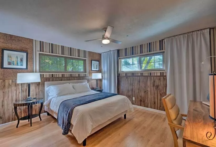 Spacious Wine Country Home: 1 Mi To Downtown Lodi!