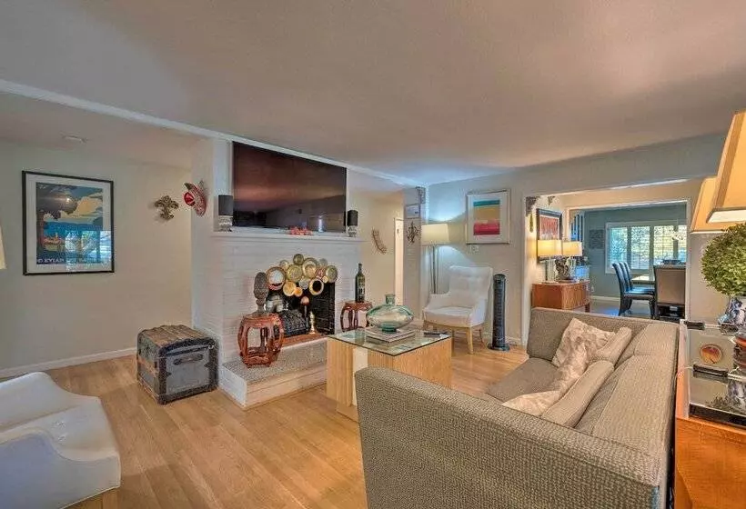 Spacious Wine Country Home: 1 Mi To Downtown Lodi!