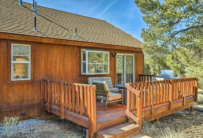 Big Bear Lake Cabin W/ Deck & Views ~ 9 Mi To Ski!
