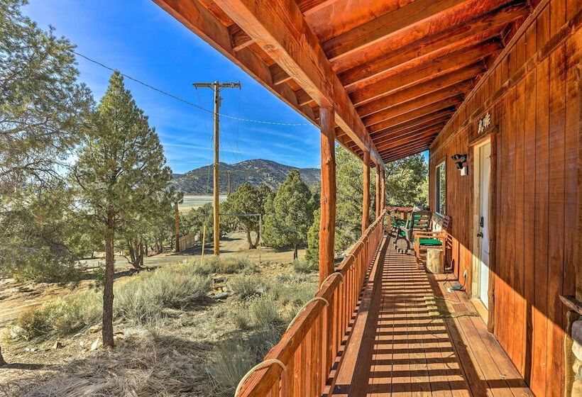 Big Bear Lake Cabin W/ Deck & Views ~ 9 Mi To Ski!