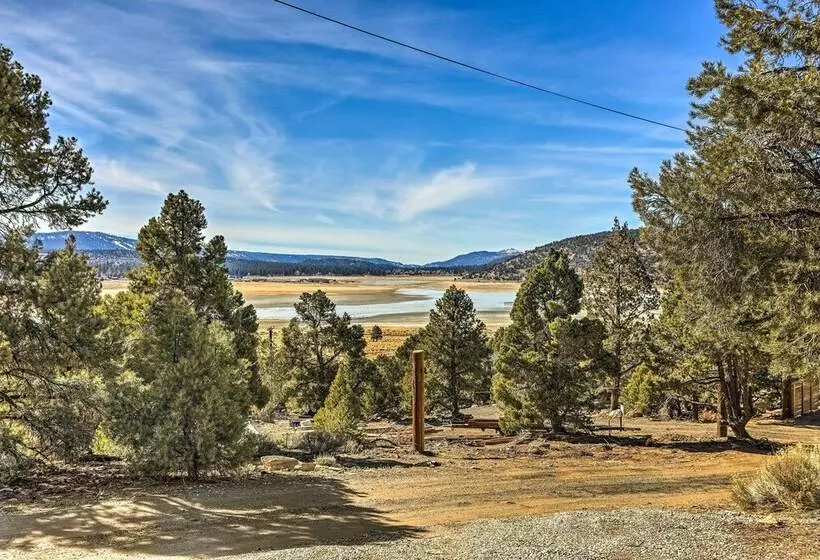 Big Bear Lake Cabin W/ Deck & Views ~ 9 Mi To Ski!