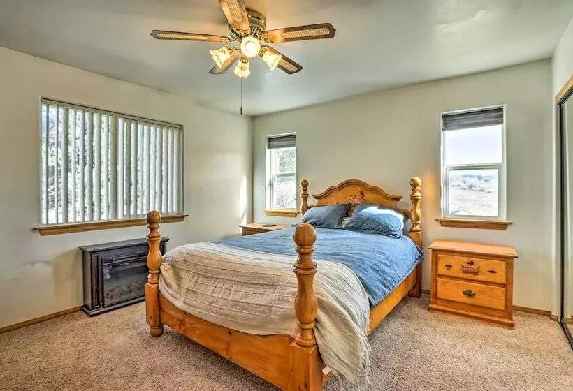 Big Bear Lake Cabin W/ Deck & Views ~ 9 Mi To Ski!