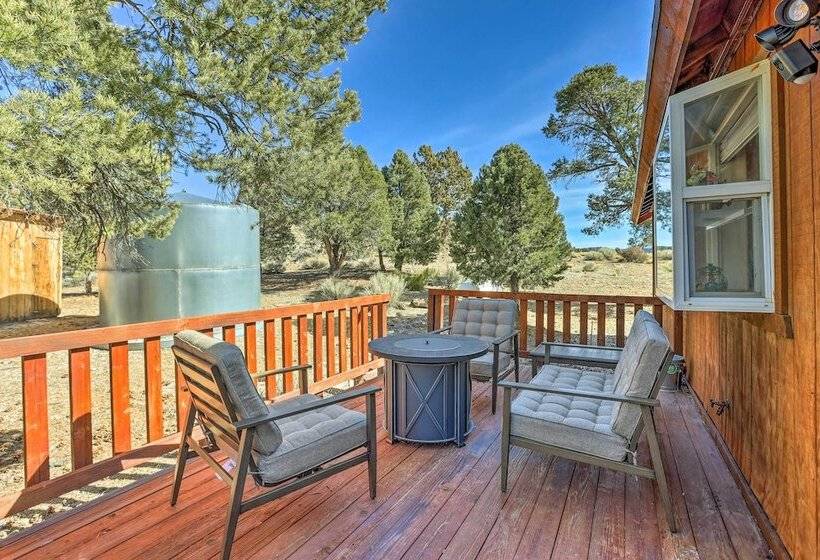 Big Bear Lake Cabin W/ Deck & Views ~ 9 Mi To Ski!