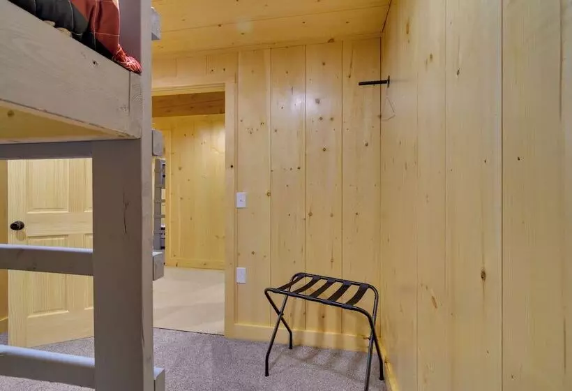 Stunning North Rose Retreat W/ Fishing Pond!