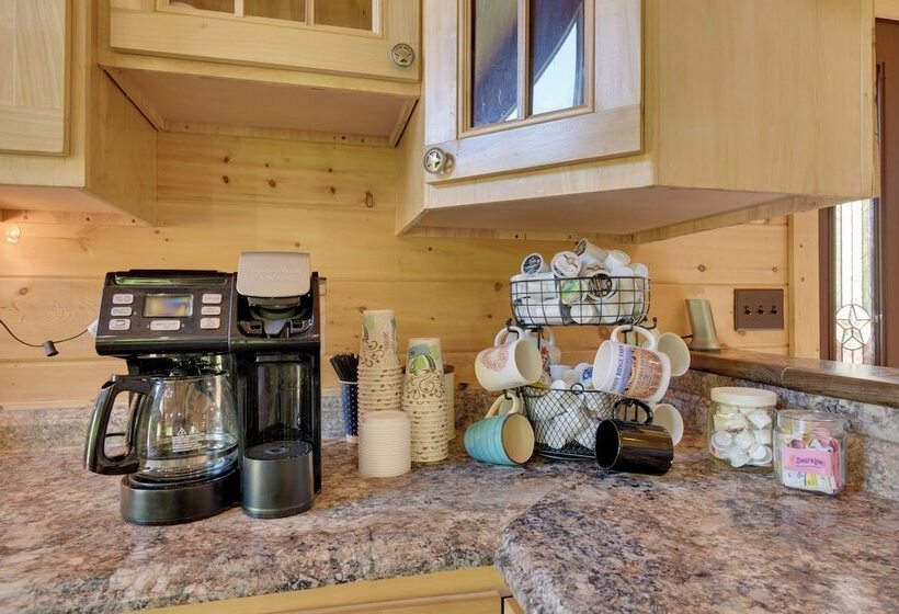 Stunning North Rose Retreat W/ Fishing Pond!