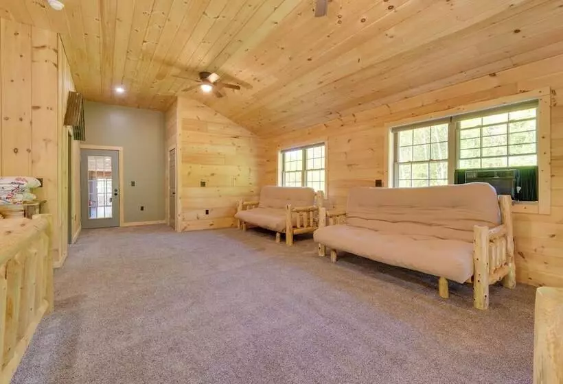 Stunning North Rose Retreat W/ Fishing Pond!