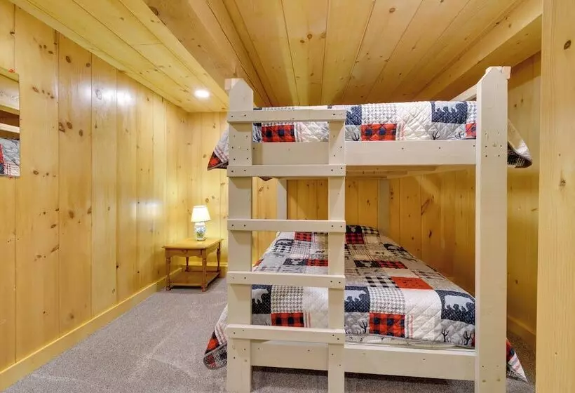 Stunning North Rose Retreat W/ Fishing Pond!