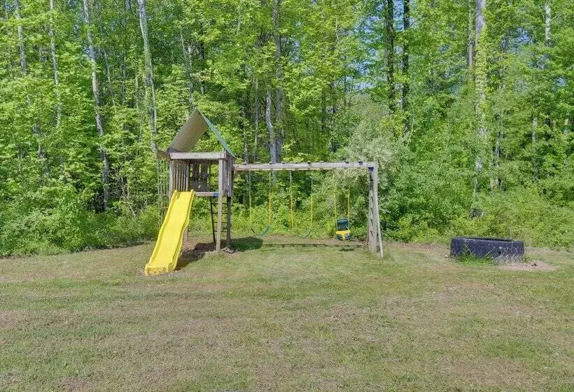 Stunning North Rose Retreat W/ Fishing Pond!