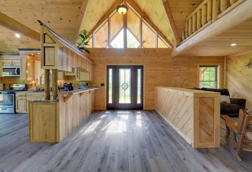 Stunning North Rose Retreat W/ Fishing Pond!