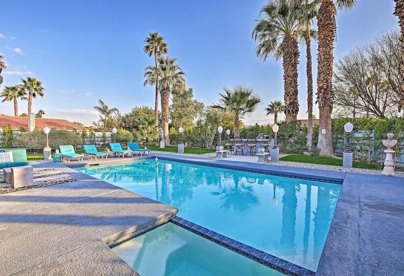 Pet Friendly Palm Springs Escape W/ Heated Pool!