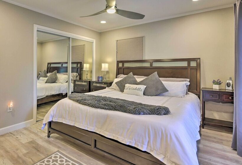 Sunny Sarasota Home W/ Yard < 2 Mi To Downtown!