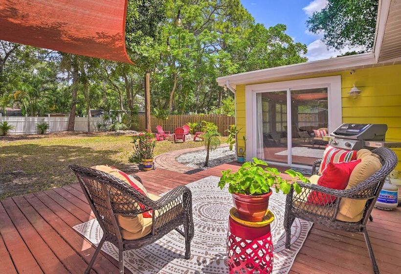 Sunny Sarasota Home W/ Yard < 2 Mi To Downtown!