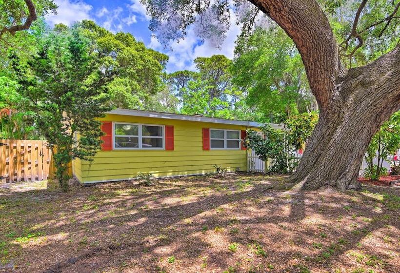 Sunny Sarasota Home W/ Yard < 2 Mi To Downtown!