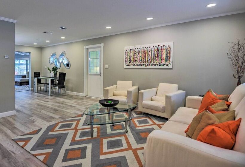 Sunny Sarasota Home W/ Yard < 2 Mi To Downtown!