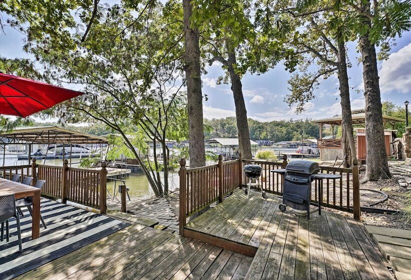 Lakeside Home W/ Boat Dock In Sunrise Beach
