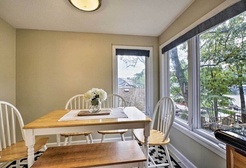 Lakeside Home W/ Boat Dock In Sunrise Beach