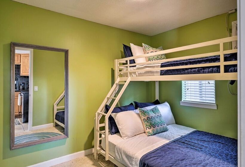 Lakeside Home W/ Boat Dock In Sunrise Beach