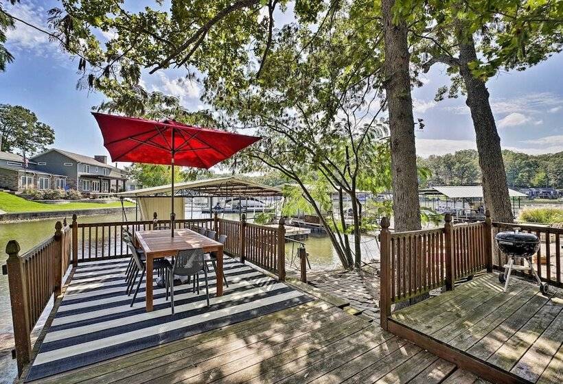 Lakeside Home W/ Boat Dock In Sunrise Beach