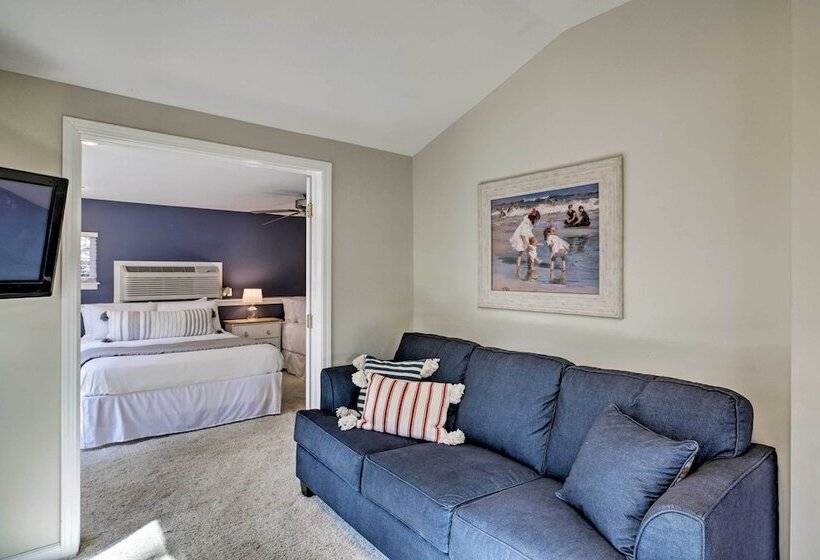 Lakeside Home W/ Boat Dock In Sunrise Beach