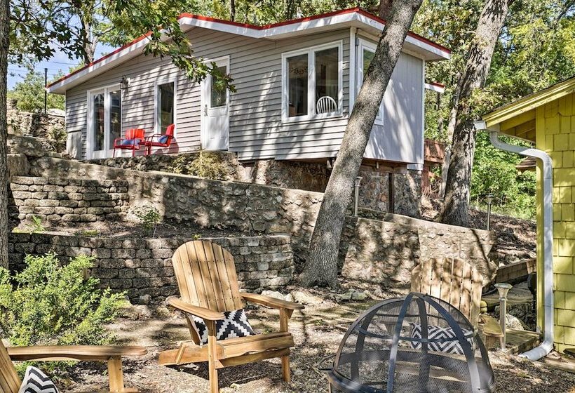 Lakeside Home W/ Boat Dock In Sunrise Beach