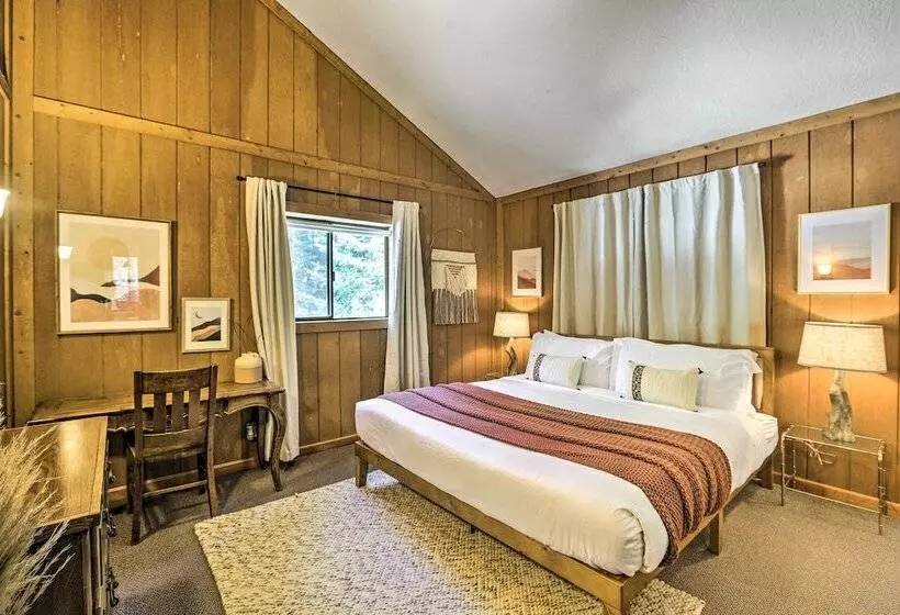 Tahoe Vista Cabin W/ Deck: 1 Mi To Kings Beach!