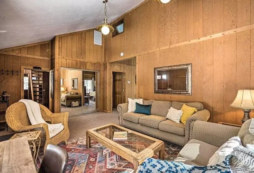 Tahoe Vista Cabin W/ Deck: 1 Mi To Kings Beach!