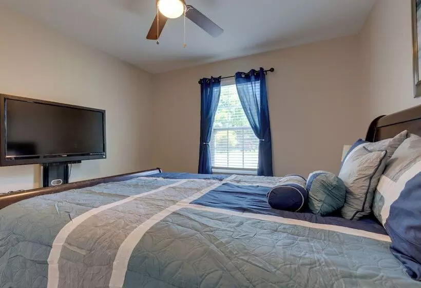 Dog Friendly Pensacola Duplex ~ 7 Mi To Downtown