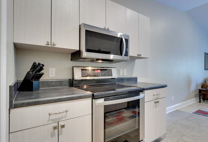 Dog Friendly Pensacola Duplex ~ 7 Mi To Downtown