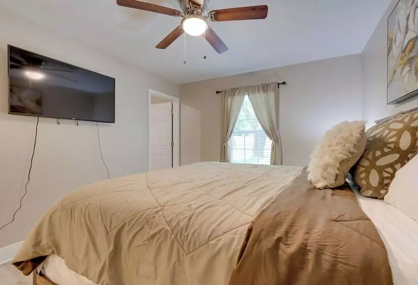 Dog Friendly Pensacola Duplex ~ 7 Mi To Downtown