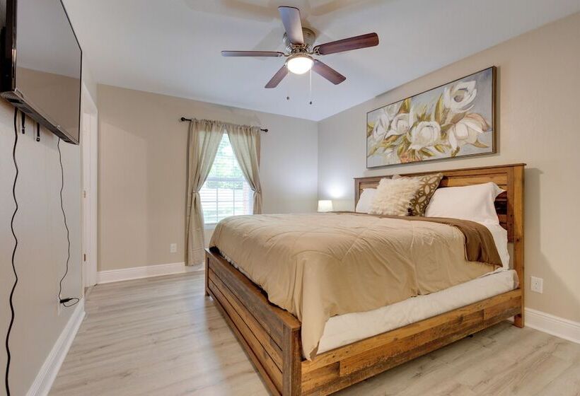 Dog Friendly Pensacola Duplex ~ 7 Mi To Downtown