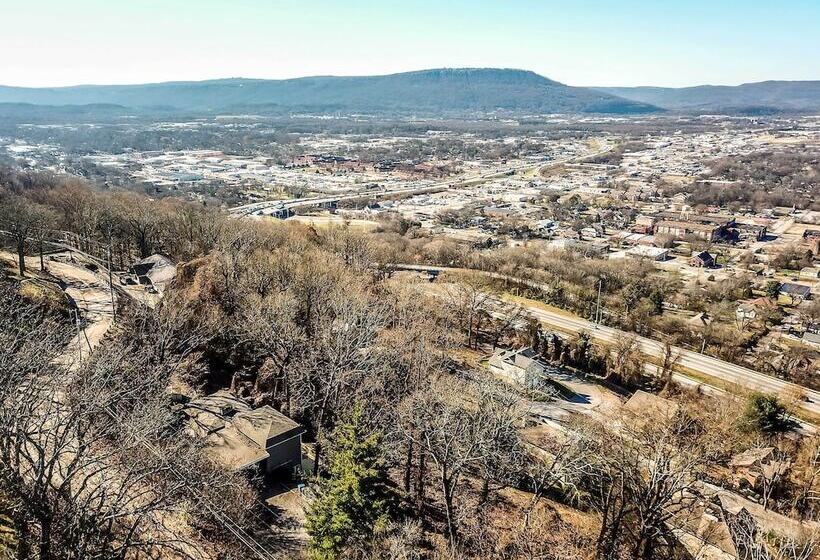 Upscale Chattanooga Home On Missionary Ridge!
