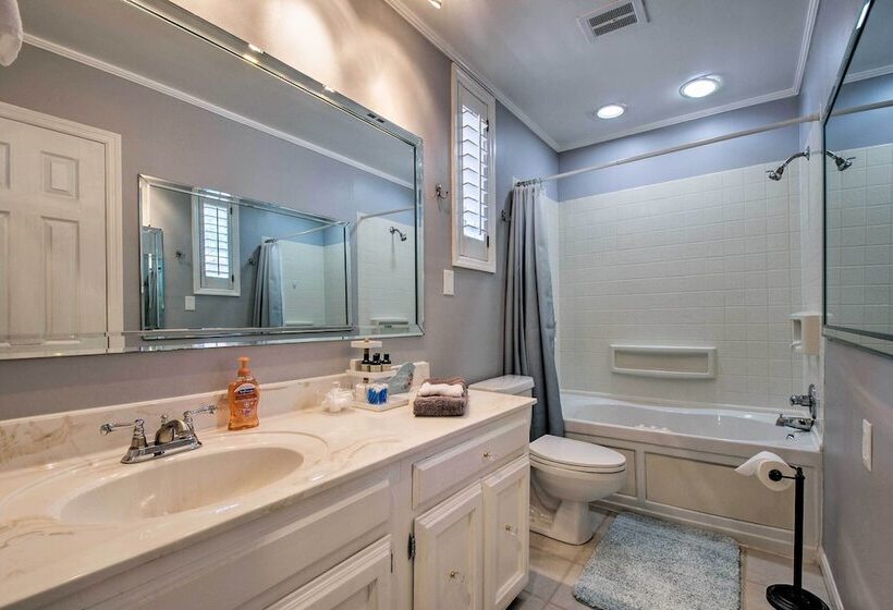 Upscale Chattanooga Home On Missionary Ridge!