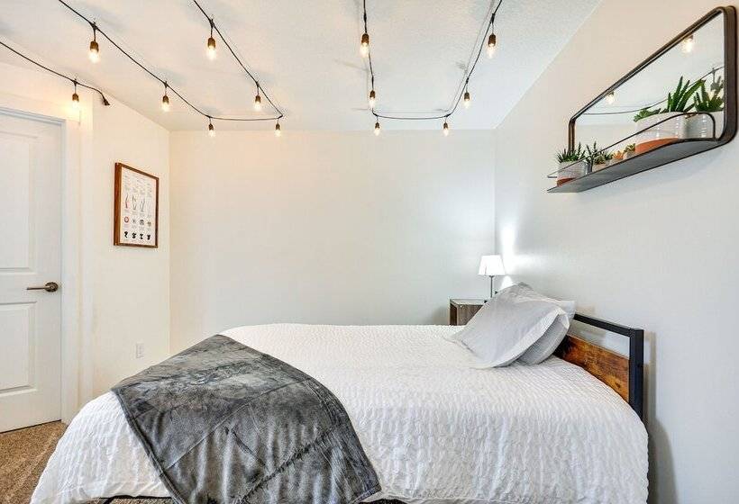 Beautiful Pet Friendly Washougal Home W/ Fire Pit!