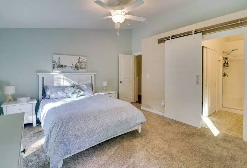 Beautiful Pet Friendly Washougal Home W/ Fire Pit!