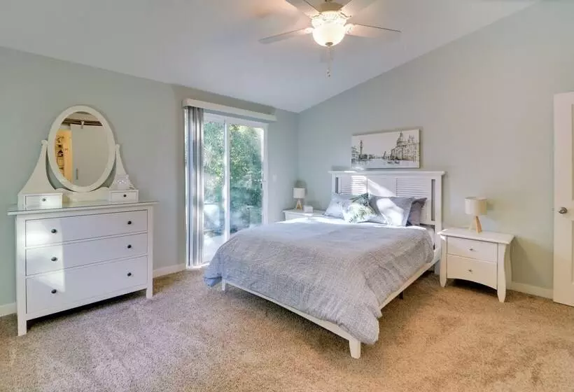 Beautiful Pet Friendly Washougal Home W/ Fire Pit!