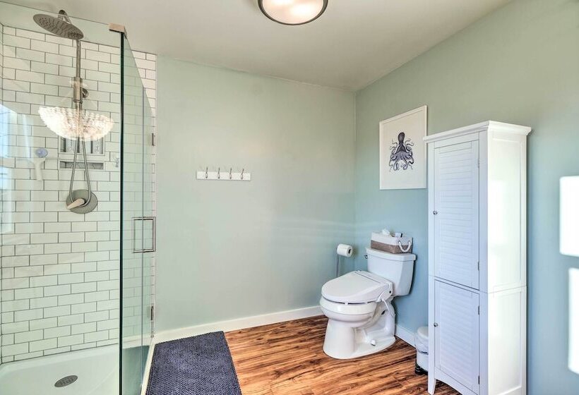 Bethel Island Sanctuary W/ Dock & Boathouse