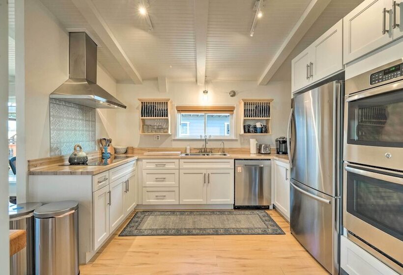 Bethel Island Sanctuary W/ Dock & Boathouse