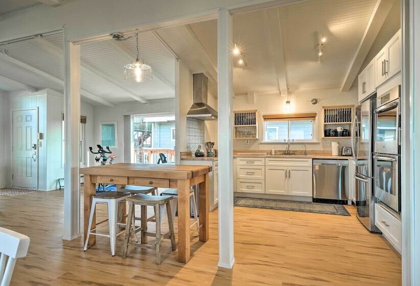 Bethel Island Sanctuary W/ Dock & Boathouse