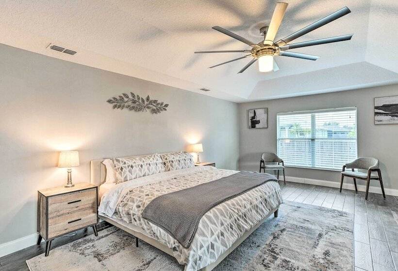 2 Mi To City Center: Spacious Port St Lucie Home!