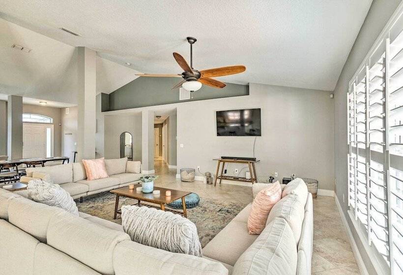 2 Mi To City Center: Spacious Port St Lucie Home!