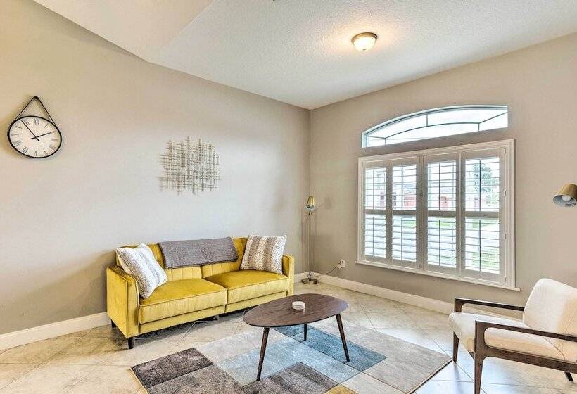 2 Mi To City Center: Spacious Port St Lucie Home!